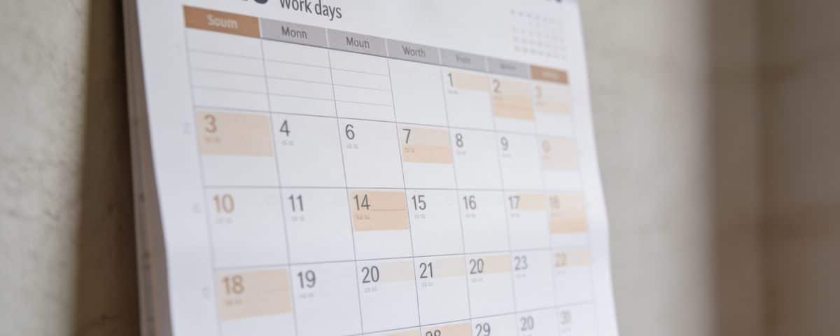 calendrier mural 2026 avec jours de travail surlignes