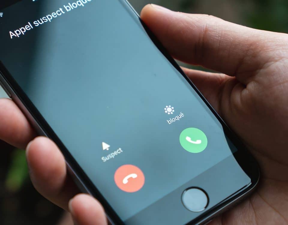 Capture d ecran smartphone montrant appel suspect bloque